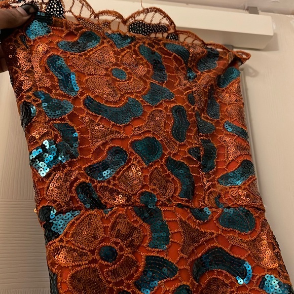 African Wedding Dress - Picture 1 of 3